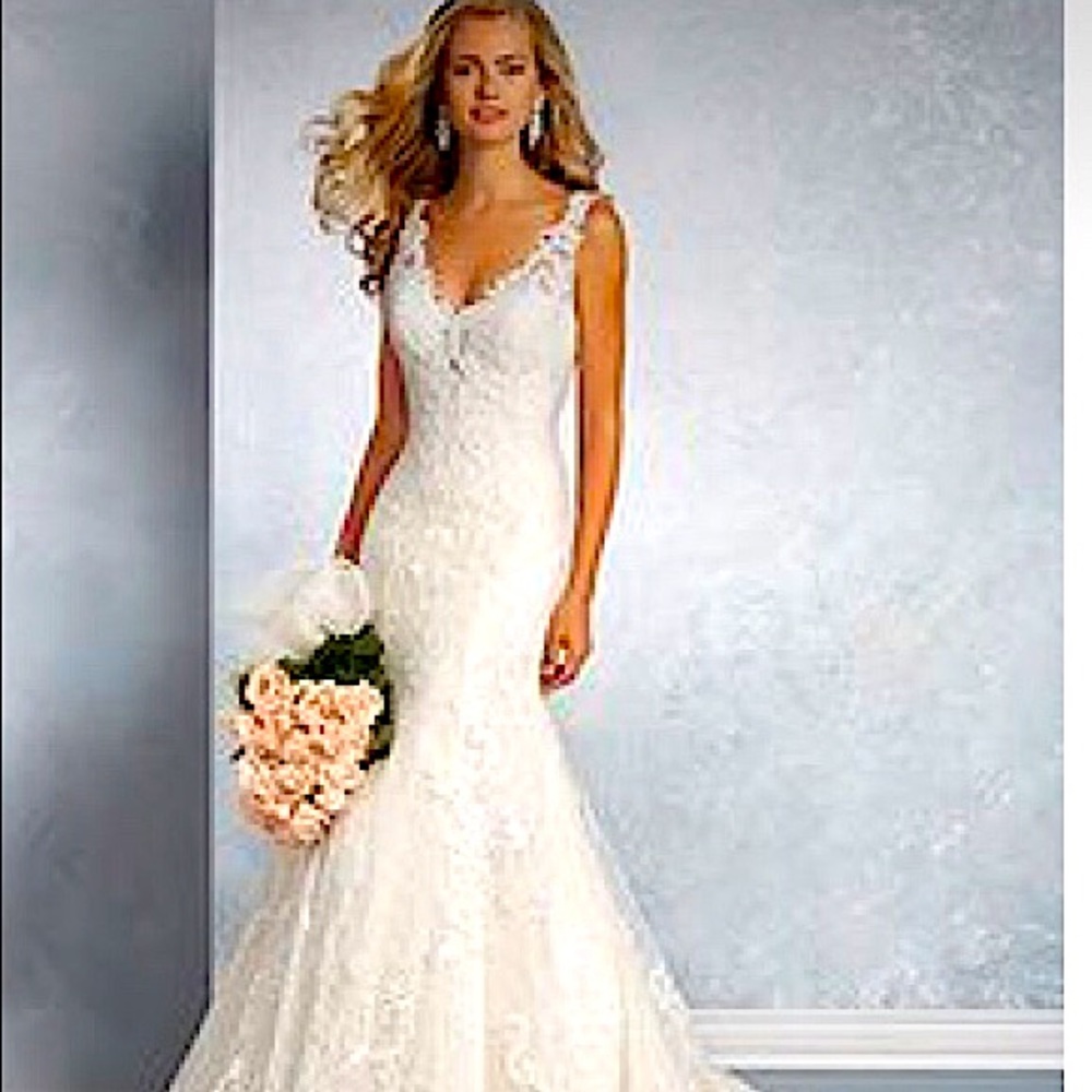 Bridal Wedding gown plus size 20 NEW off white
